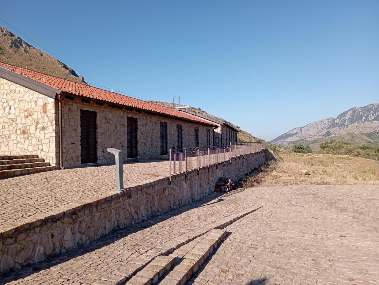 Foresteria Mongerrati Isnello Exteriér fotografie